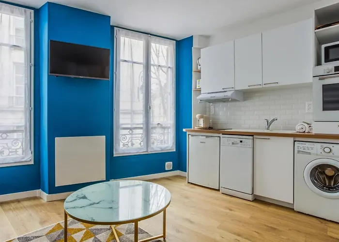 Petrolio - Welkeys Apartment Versailles